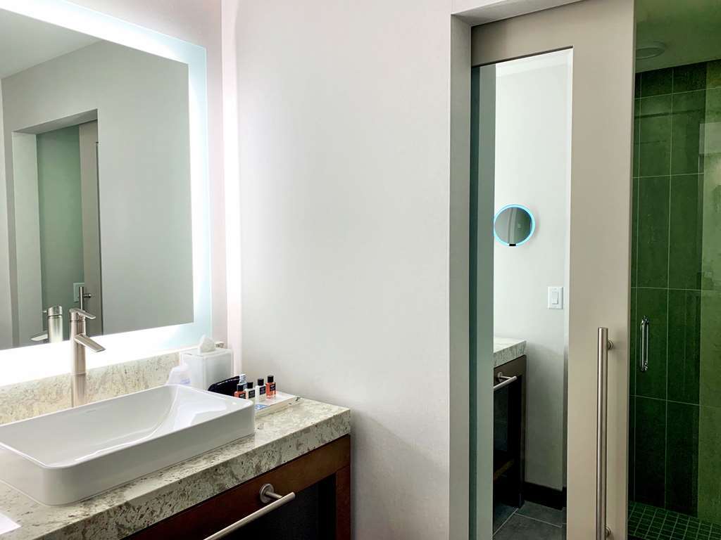 Best Western Premier Hotel At Fisher'S Landing Vancouver Quarto foto